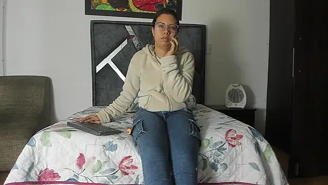 Vahiolet smith online show from 10/30/25, 02:57