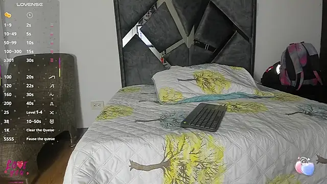 Vahiolet smith online show from 11/07/25, 03:28