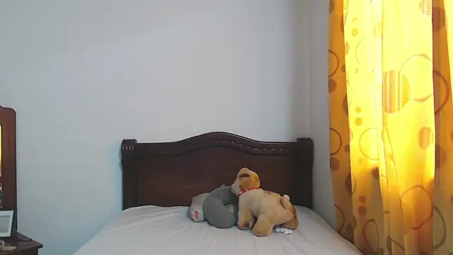 Snapshot of StormiHills chatting on 11/16/25, 06:24 StormiHills online show from 11/16/25, 06:24