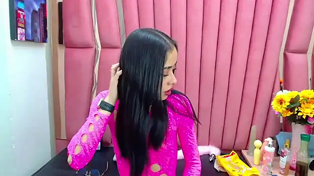 Snapshot of AnnySweett_ chatting on 01/15/25, 04:00 AnnySweett online show from 01/15/25, 04:00