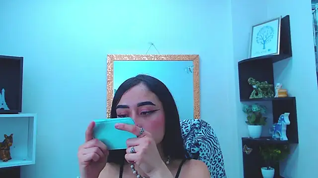 Snapshot of AnnySweett_ chatting on 03/03/25, 06:55 AnnySweett online show from 03/03/25, 06:55