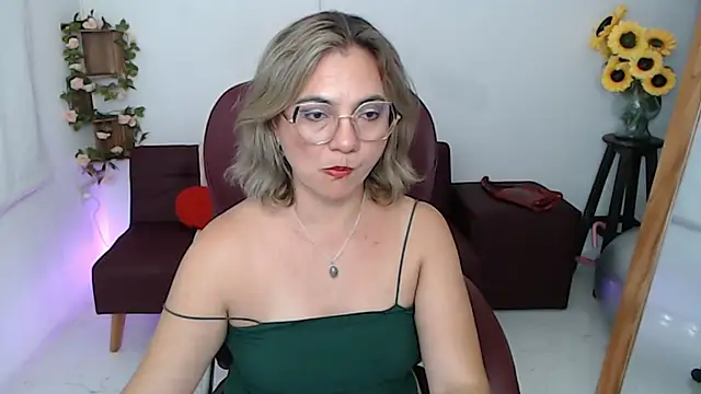 Ghada milf online show from 05/25/26, 11:00