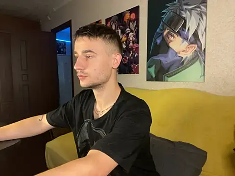 Snapshot of Mike_severi2 chatting on 09/18/25, 07:32 Mike severi2 online show from 09/18/25, 07:32