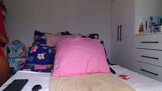 Amberbela online show from 11/28/25, 02:42