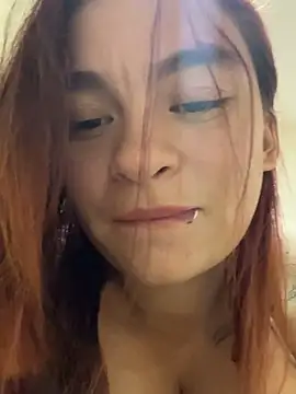 Snapshot of MiaLujan_ chatting on 12/10/24, 11:40 MiaLujan online show from 12/10/24, 11:40