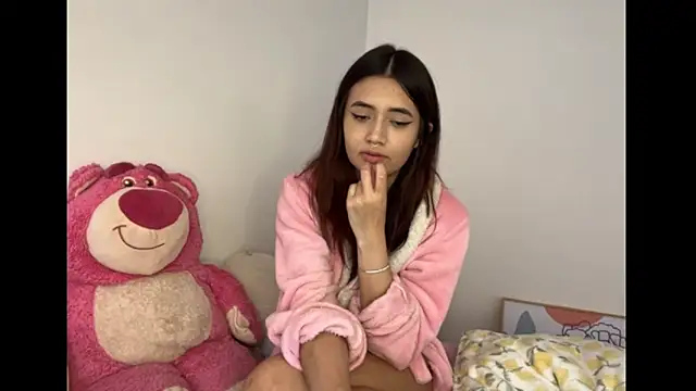 HallieLemon1 online show from 12/06/24, 10:19