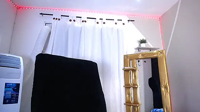 Hillary queen online show from 12/05/24, 03:28