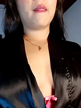 Snapshot of Cleo_hills chatting on 01/25/25, 01:30 Cleo hills online show from 01/25/25, 01:30
