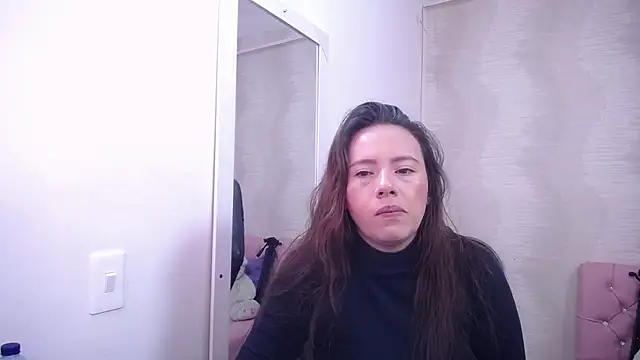 lauraguzman online show from 03/13/25, 03:00