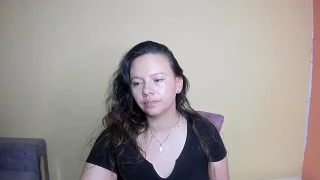 lauraguzman online show from 03/01/26, 02:46