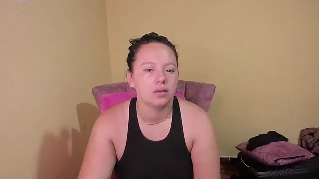 lauraguzman online show from 06/11/26, 03:59