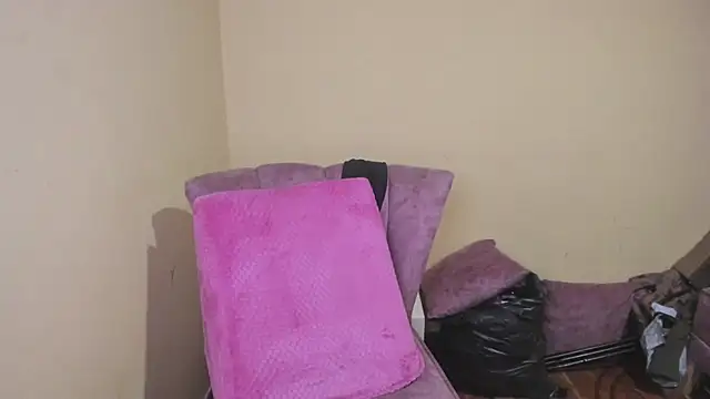 lauraguzman online show from 06/25/26, 03:28