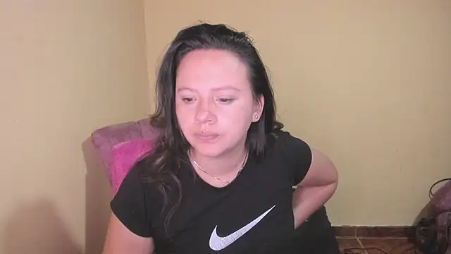 lauraguzman online show from 07/09/26, 03:54