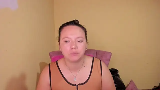 lauraguzman online show from 07/14/26, 02:38