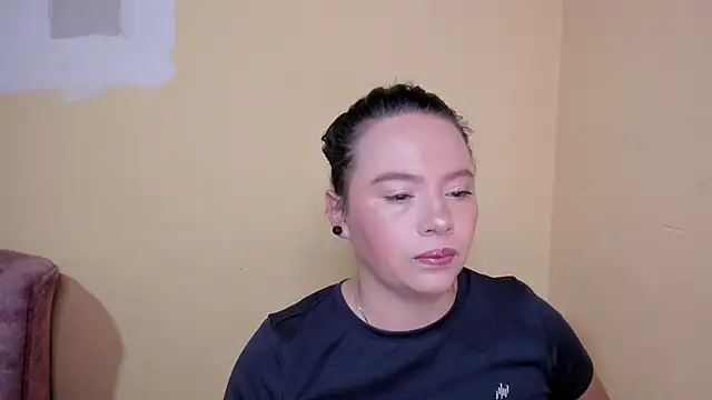 lauraguzman online show from 07/31/26, 03:17
