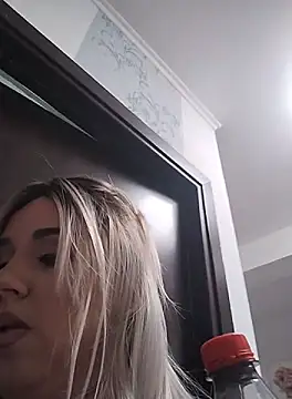 Snapshot of AdelinaJude chatting on 09/26/25, 07:07 AdelinaJude online show from 09/26/25, 07:07