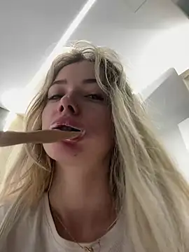 KylieJoyce online show from 01/08/25, 02:14