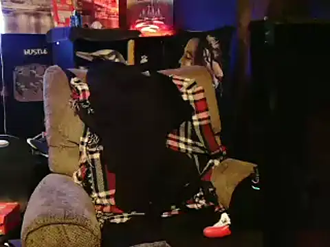 Snapshot of RM_Discov3ri3z chatting on 02/14/25, 05:30 RM Discov3ri3z online show from 02/14/25, 05:30