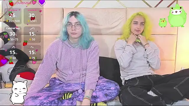 -kisa  online show from 10/19/25, 02:45