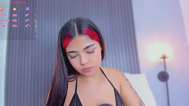 stephany roses  online show from 03/01/25, 07:37
