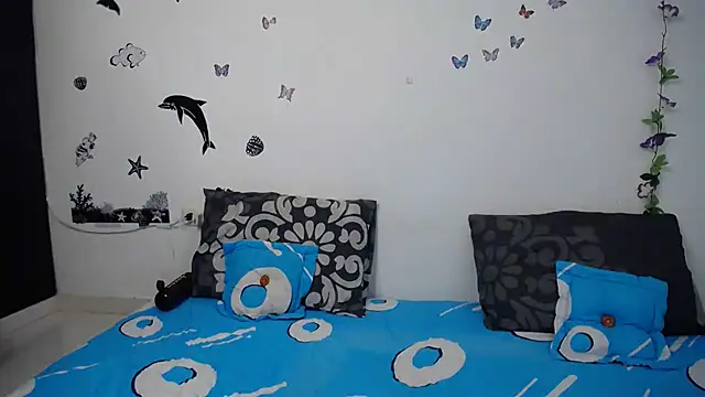 Snapshot of Julieta_Hass chatting on 03/10/25, 02:16 Julieta Hass online show from 03/10/25, 02:16