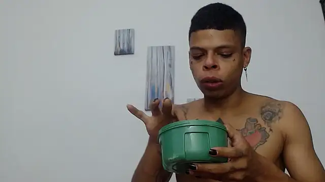 Snapshot of BrandonStond chatting on 11/08/25, 03:29 BrandonStond online show from 11/08/25, 03:29