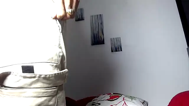 Snapshot of BrandonStond chatting on 11/18/25, 03:23 BrandonStond online show from 11/18/25, 03:23