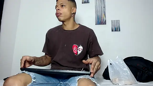 Snapshot of BrandonStond chatting on 11/23/25, 01:33 BrandonStond online show from 11/23/25, 01:33