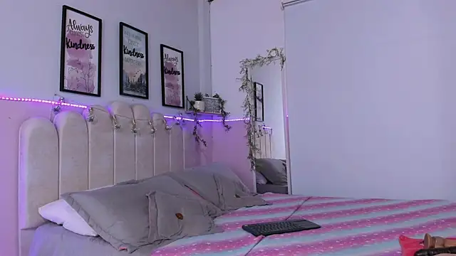 Snapshot of Camile_Diazzz chatting on 02/05/25, 02:16 Camile Diazzz online show from 02/05/25, 02:16