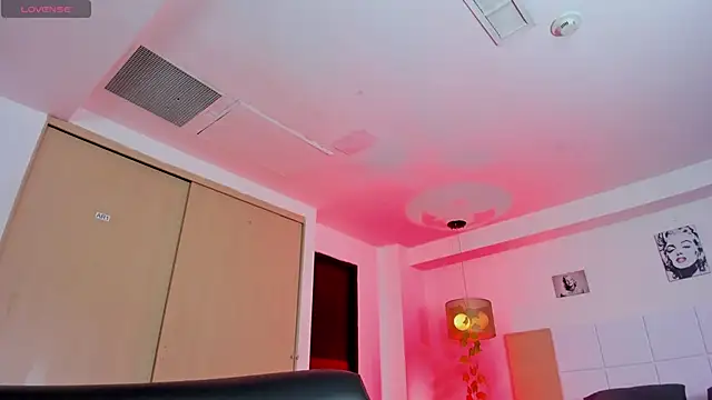 Snapshot of NathalyDaniels chatting on 02/08/25, 06:12 NathalyDaniels online show from 02/08/25, 06:12