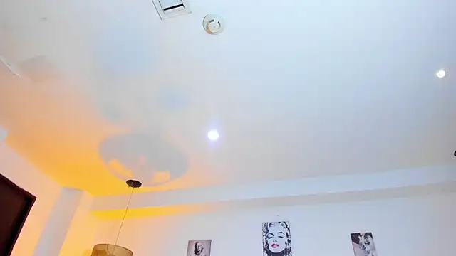 Snapshot of NathalyDaniels chatting on 02/25/25, 05:58 NathalyDaniels online show from 02/25/25, 05:58