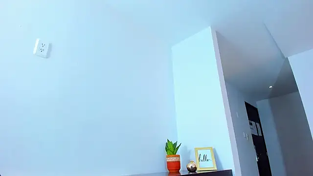 Snapshot of NathalyDaniels chatting on 02/28/25, 11:47 NathalyDaniels online show from 02/28/25, 11:47