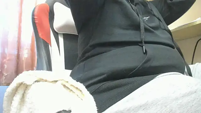 Snapshot of Seductive_She_Wolf chatting on 12/15/25, 07:34 Seductive She Wolf online show from 12/15/25, 07:34