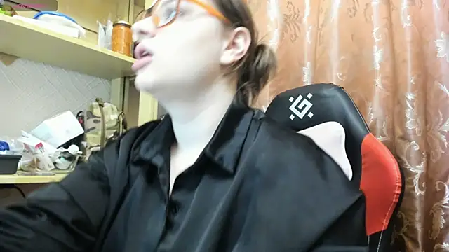 Snapshot of Seductive_She_Wolf chatting on 03/23/26, 05:17 Seductive She Wolf online show from 03/23/26, 05:17