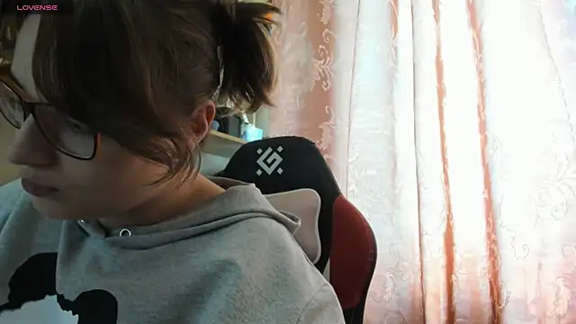 Snapshot of Seductive_She_Wolf chatting on 03/31/26, 02:28 Seductive She Wolf online show from 03/31/26, 02:28