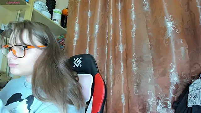 Snapshot of Seductive_She_Wolf chatting on 04/02/26, 02:20 Seductive She Wolf online show from 04/02/26, 02:20