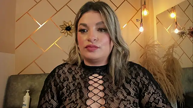 Snapshot of marianeporter__ chatting on 11/13/25, 02:21 marianeporter online show from 11/13/25, 02:21