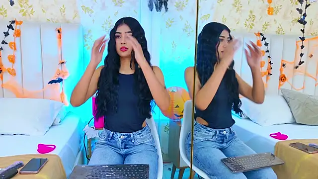 Snapshot of Mia-Monroe chatting on 11/01/25, 07:49 Mia-Monroe online show from 11/01/25, 07:49