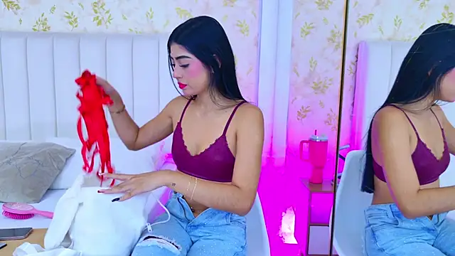 Snapshot of Mia-Monroe chatting on 11/04/25, 07:24 Mia-Monroe online show from 11/04/25, 07:24