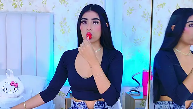 Snapshot of Mia-Monroe chatting on 11/06/25, 07:37 Mia-Monroe online show from 11/06/25, 07:37