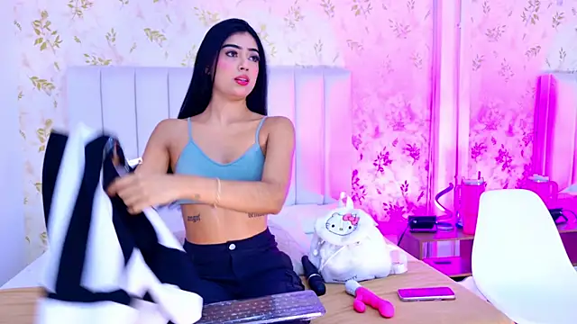 Snapshot of Mia-Monroe chatting on 11/16/25, 07:30 Mia-Monroe online show from 11/16/25, 07:30