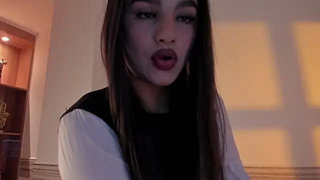 Sophia Cambpell online show from 05/16/26, 09:57