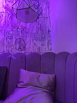 AbyThompson online show from 11/12/25, 01:28