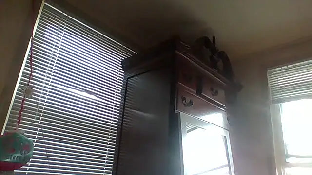 Snapshot of KatieBARBiE98 chatting on 09/25/25, 10:02 KatieBARBiE98 online show from 09/25/25, 10:02