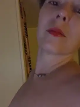 Snapshot of KatieBARBiE98 chatting on 10/07/25, 12:19 KatieBARBiE98 online show from 10/07/25, 12:19