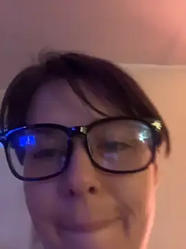 Snapshot of KatieBARBiE98 chatting on 10/11/25, 10:41 KatieBARBiE98 online show from 10/11/25, 10:41