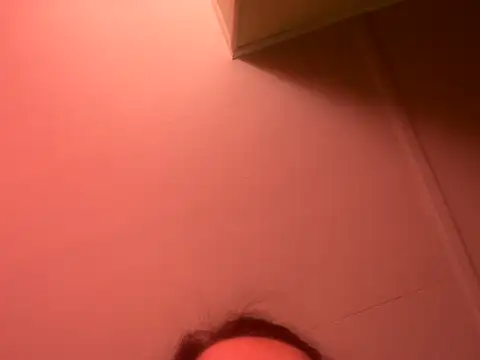 Snapshot of KatieBARBiE98 chatting on 10/22/25, 01:06 KatieBARBiE98 online show from 10/22/25, 01:06