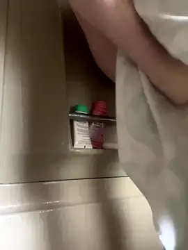 Snapshot of KatieBARBiE98 chatting on 11/03/25, 06:31 KatieBARBiE98 online show from 11/03/25, 06:31