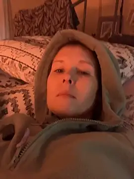 Snapshot of KatieBARBiE98 chatting on 11/11/25, 09:48 KatieBARBiE98 online show from 11/11/25, 09:48