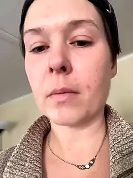 Snapshot of KatieBARBiE98 chatting on 12/14/25, 08:35 KatieBARBiE98 online show from 12/14/25, 08:35